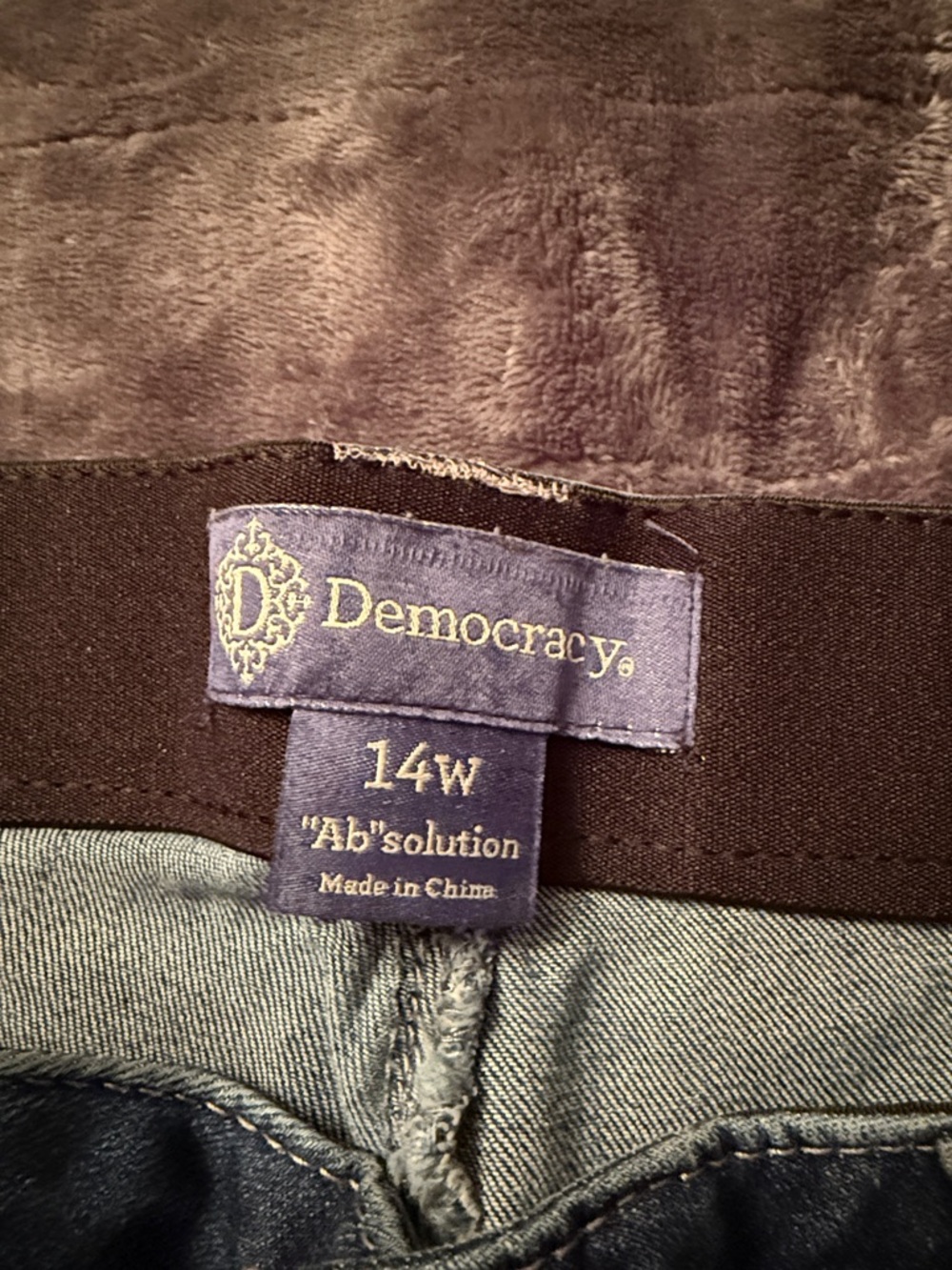 Dark Blue Denim Democracy Rolled Hem Women’s Shorts size 14 - Picture 3 of 3